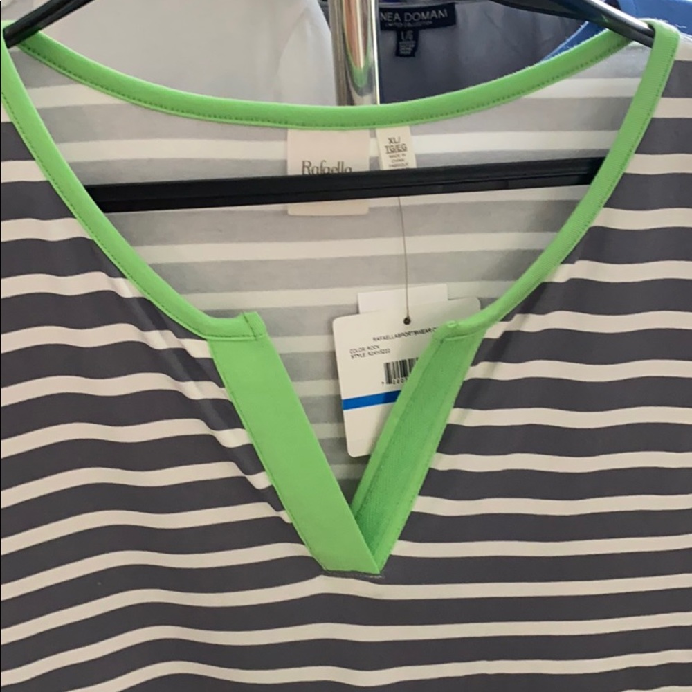 Top - Picture 4 of 5